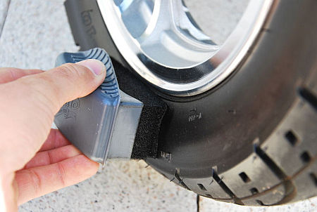 aplikator_lesku_na_pneumatiky_2