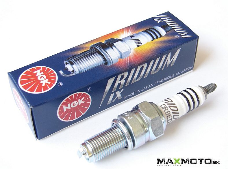 Svie__ka_NGK_CR8_5302325361581.jpg